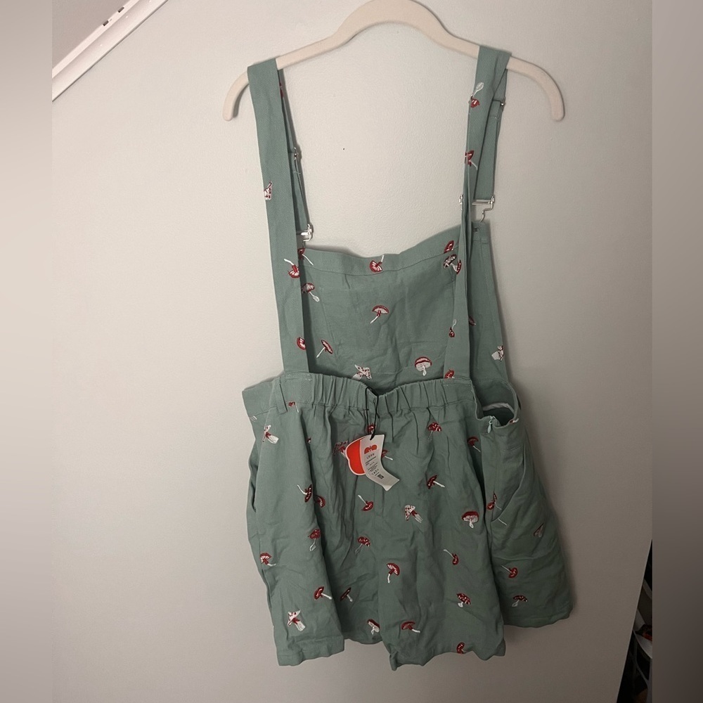 CIDER NWT Floral mushroom green buckle romper shortalls - Picture 5 of 13